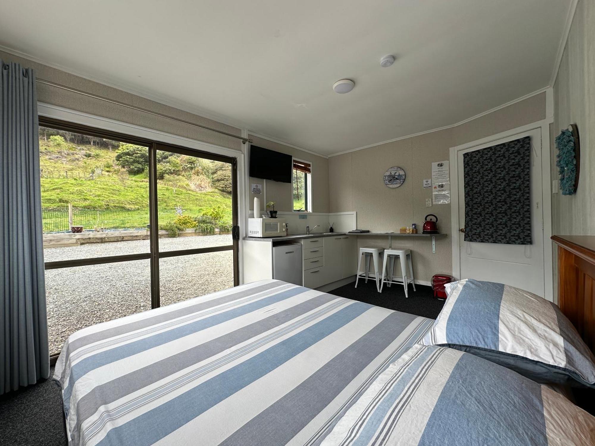 Kiwi Cabins Tapu Ngoại thất bức ảnh